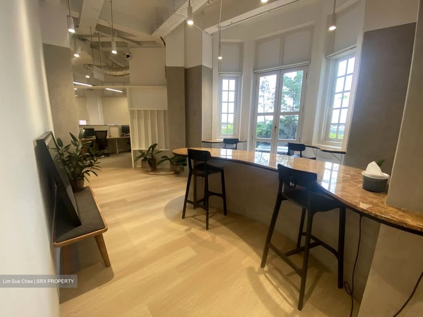 Air View Building (D1), Office #603568291